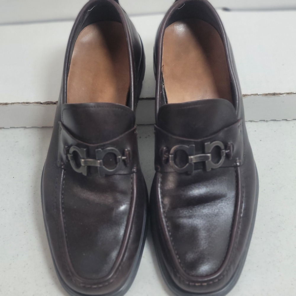 Salvatore Ferragamo Mens Gancini Bit Lug Sole Loafers Dark Brown Leather Italy